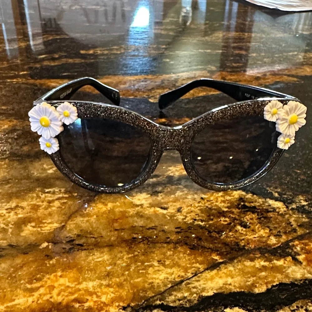 Foster Grant glitter and daisies kids sunglasses